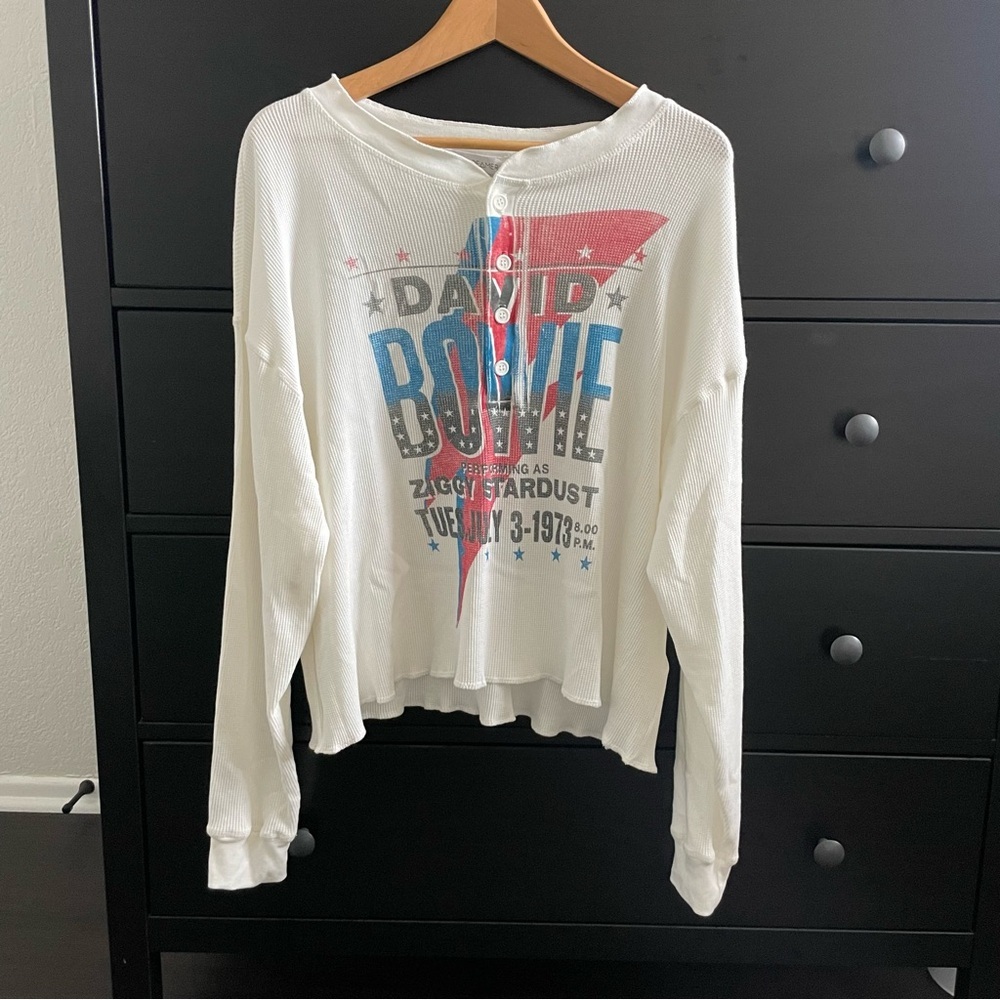 Daydreamer White David Bowie Graphic Thermal Top with Red and Blue Print